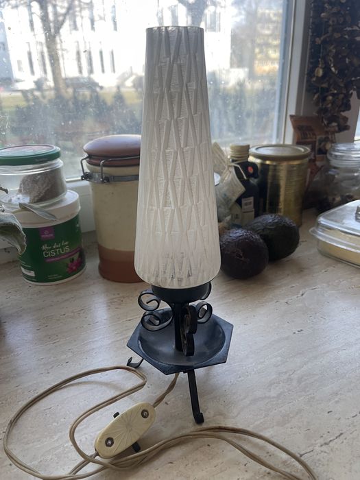 Lampka metaloplastyka lata 70/80 PRL klosz stożek