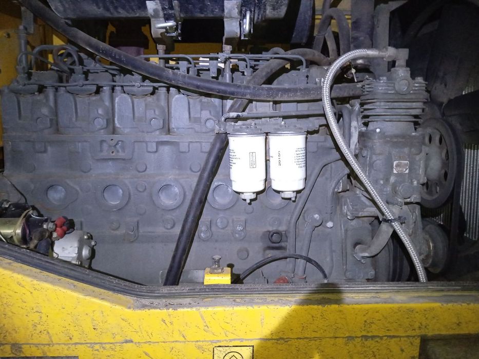 Навантажувач фронтальний (погрузчик) кар'єрний.