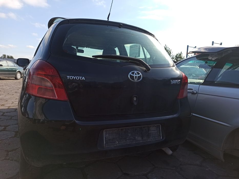 Toyota Yaris 2 generacji ll błotnik lewy prawy,ćwiartka 209 zderzak