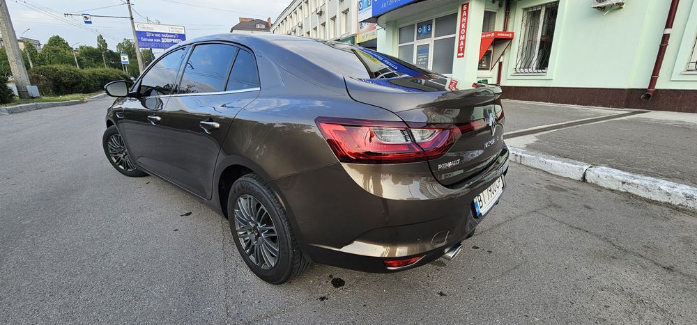 Офіційний Megane IV з автоматичною КПП