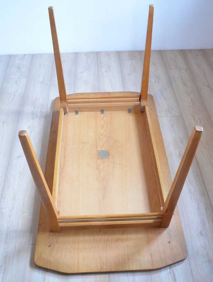 Stół i krzesła typ 1329 - Rajmund Teofil Hałas - poduszki - rarytas