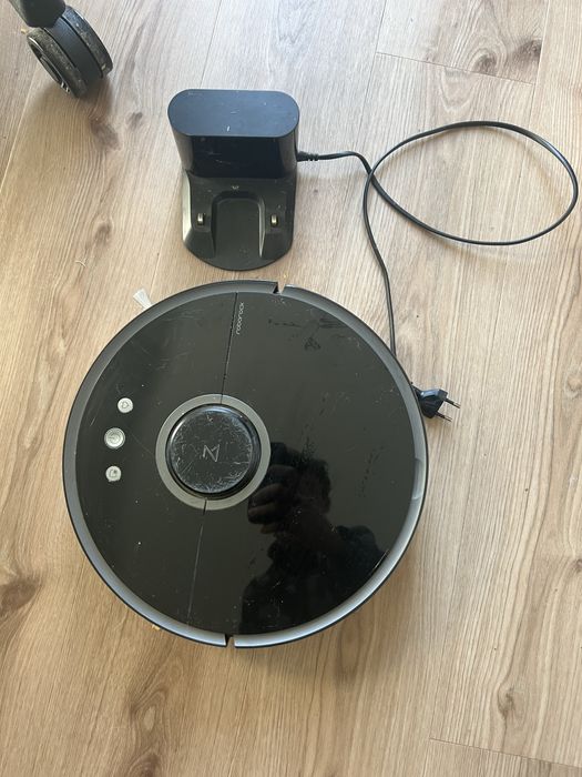 Roborock S5.