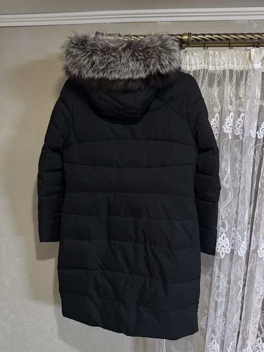 Пуховик жіночий.