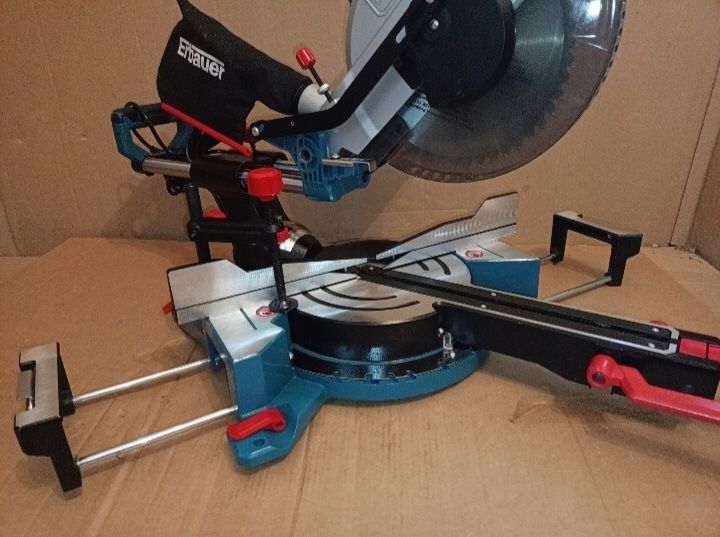 Erbauer 254mm 1800W Ukośnica Piła ukosowa posuwem Laser Oświetlenie LE