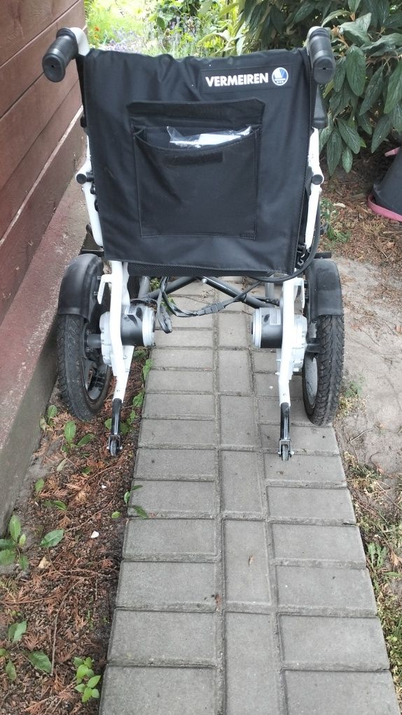 Wózek inwalidzki elektryczny