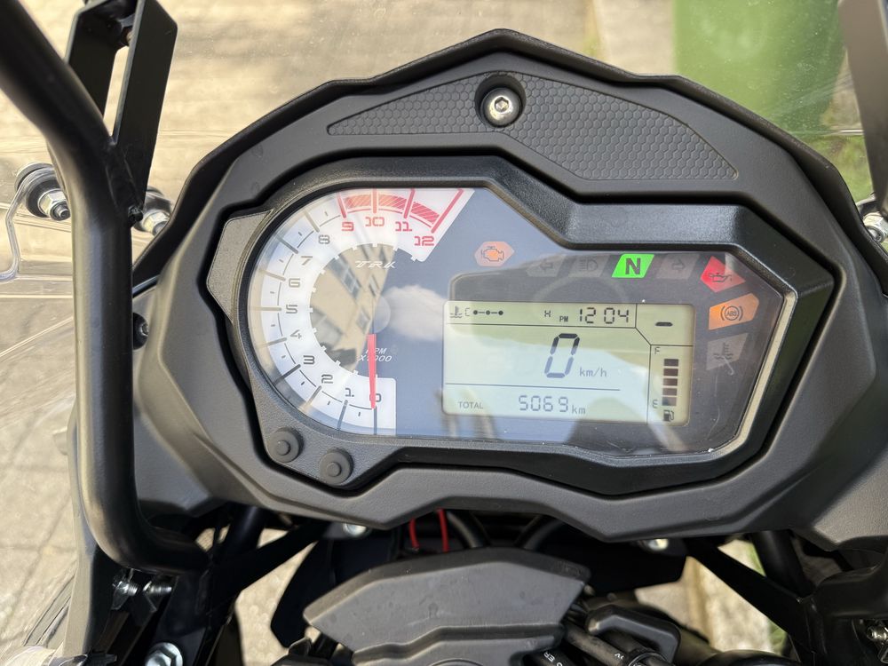 Benelli TRK 502X poucos kms