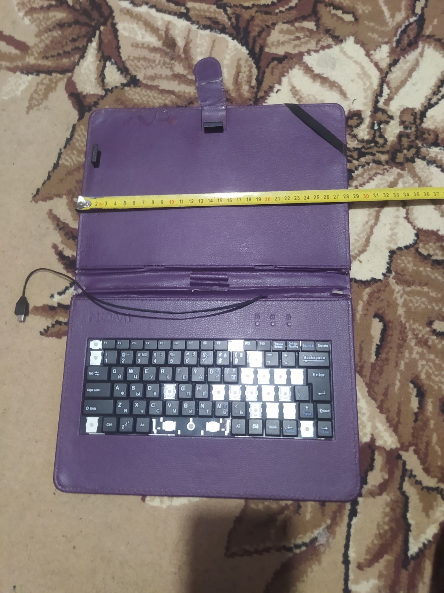 Чехол с клавиатурой на планшет Nomi, Lenovo