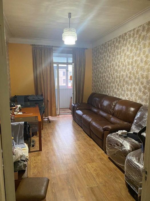 4-комнатная квартира в доме с башней в самом центре на Металлургов