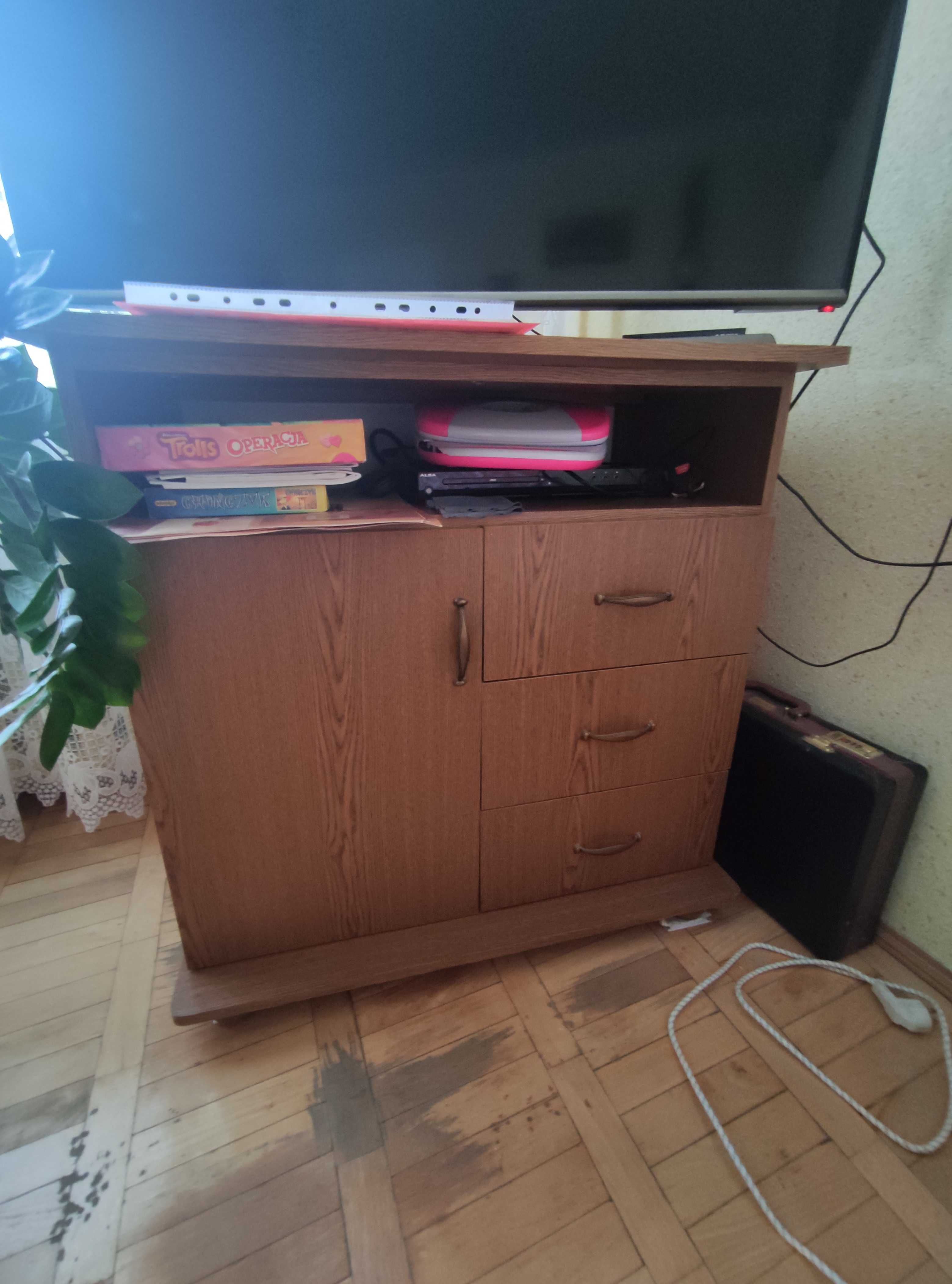 Stolik pod telewizor
