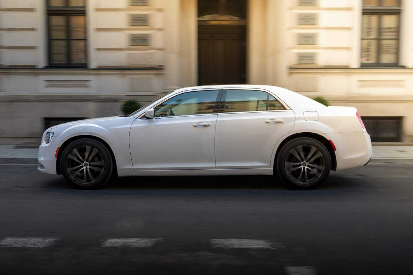 Auto na wesele ,Chrysler 300c biała perła na ślub ,wesele