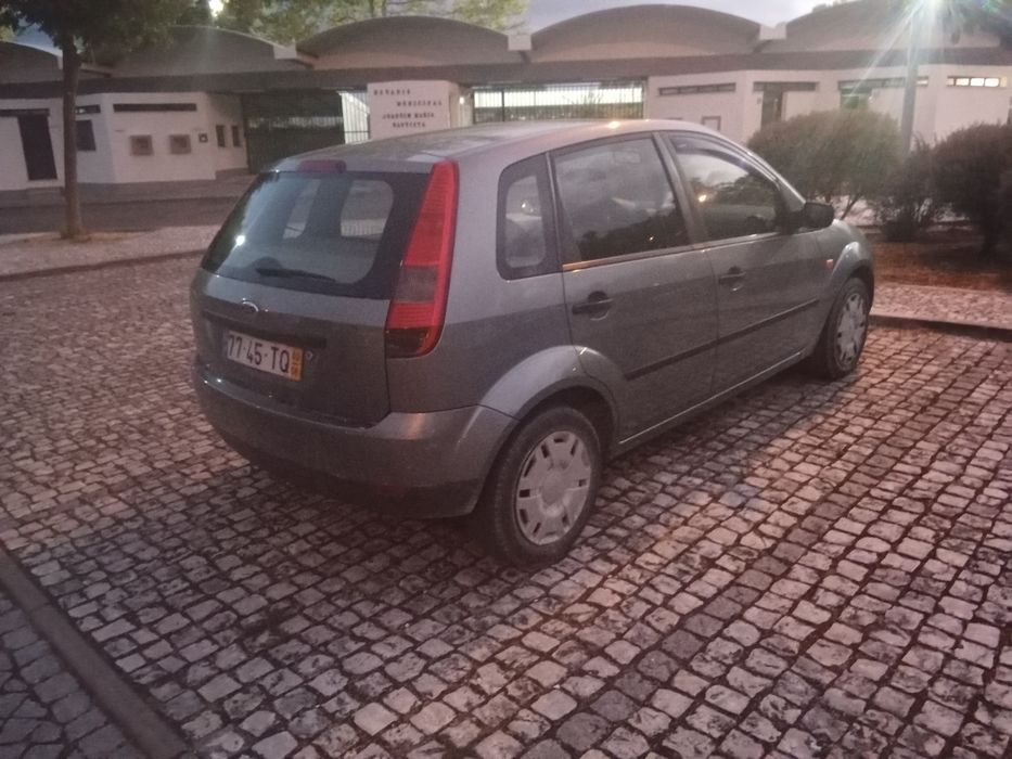 Ford fiesta mk5 econômico