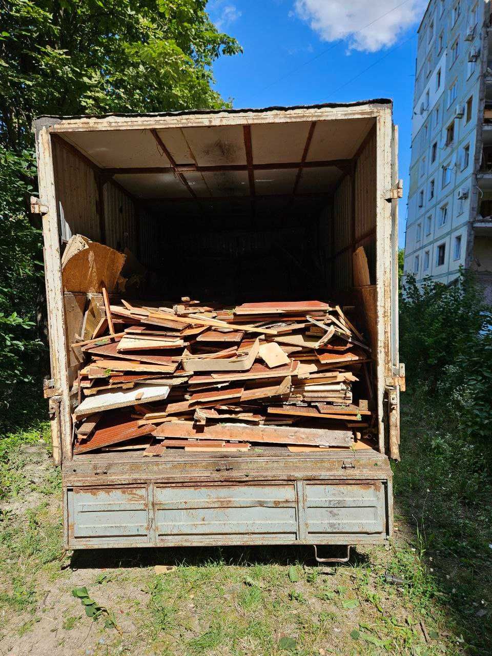 15   Вывезем под ключ ваш строительный мусор, старую мебель и прочее