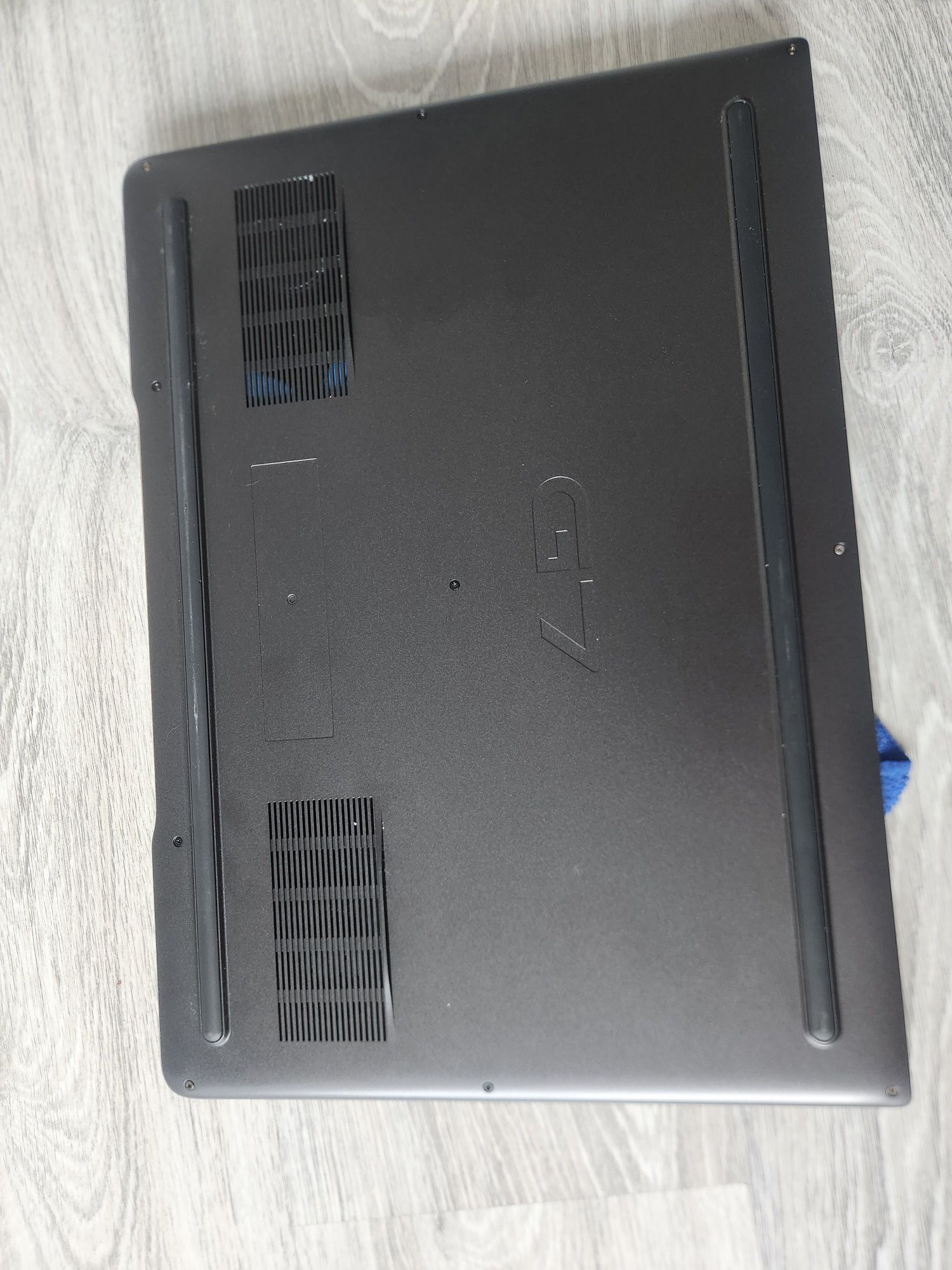 ігровий монстр Dell G7 7790_ i7-8750H_GeForce 2080 RTX 8gb_17.3" 144Hz