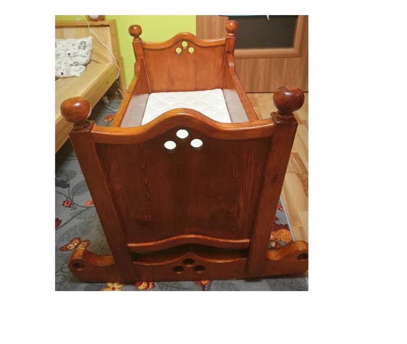 Kołyska dla niemowlaka drewniana + materac długość 95 cm