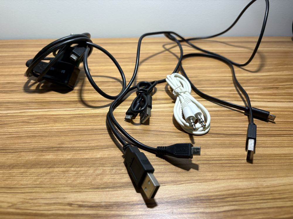 Różne kable do telefonów, USB Micro, MiniJack