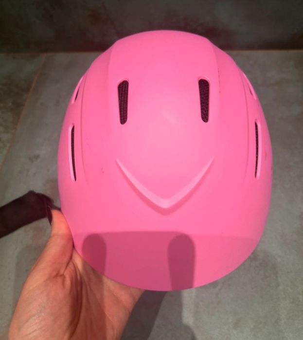 Nowy kask narciarski snowboardowy