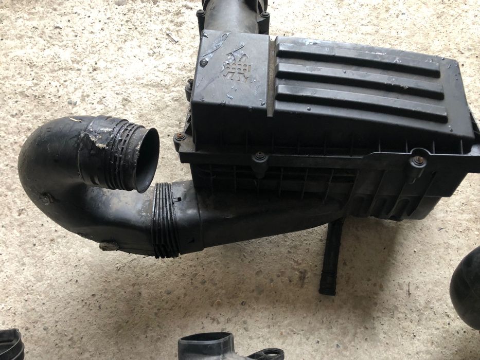 Корпус повітряного фільтра пассат б6 гольф 5 6 тоуран октавія туран