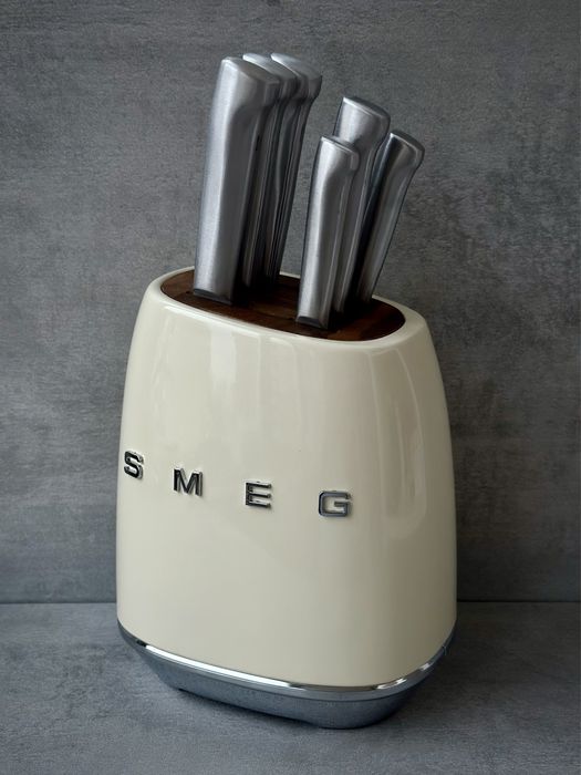 Набір кухонних ножів SMEG + підставка