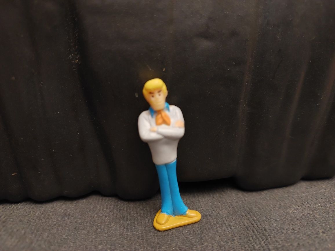 Minifigurki Zaini Fred (4 cm/1,6 cala) — seria Scooby-Doo (2011)