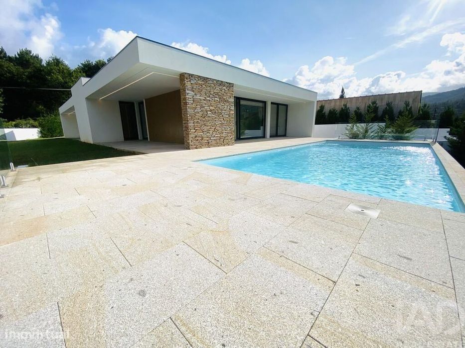 Casa / Villa T3 em Sopo de 350,00 m2