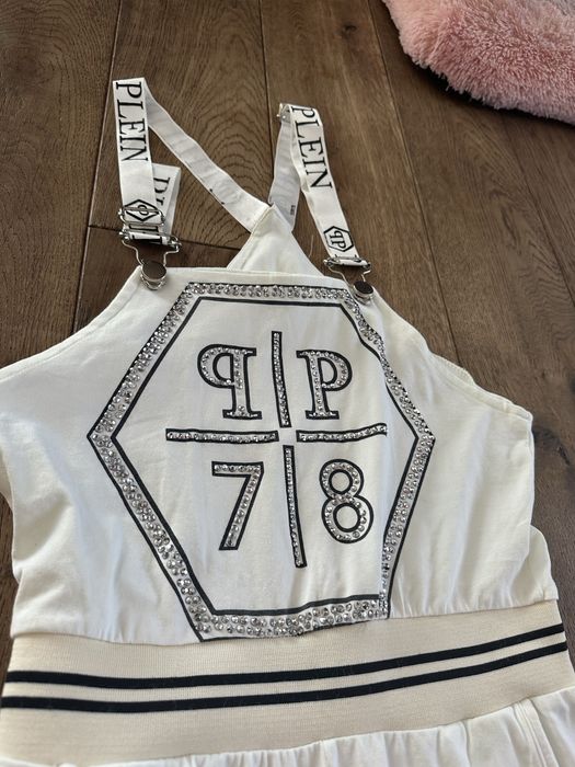 Stylowy biały kombinezon marki Philipp Plein