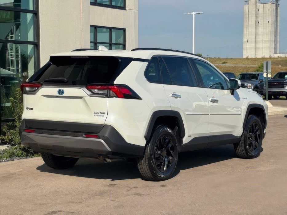 Toyota RAV4 Hybrid Limited      2021