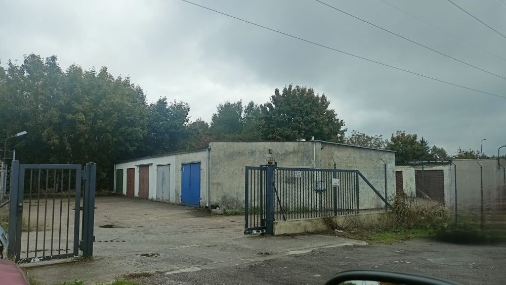 Garaż murowany na OLECHOWIE