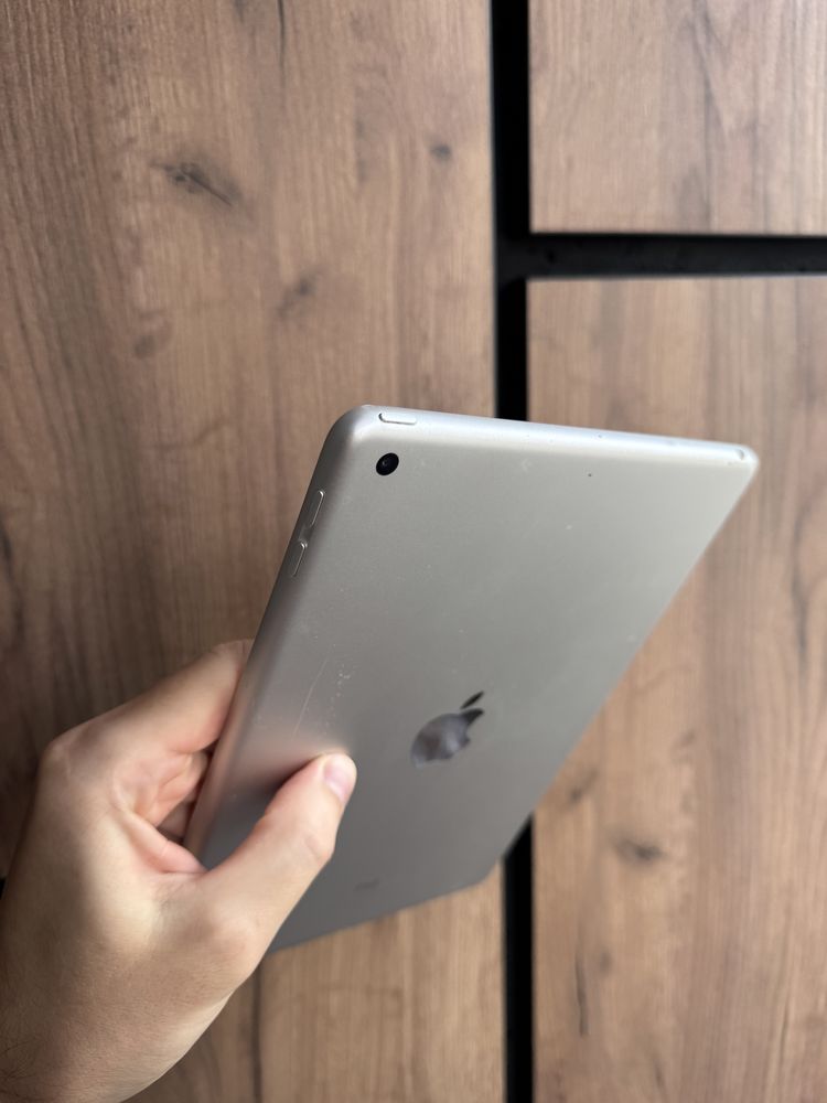 Apple iPad 6 32gb Wi-Fi