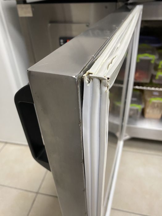 Ущільнювач до холодильника, стола, пром холодильник