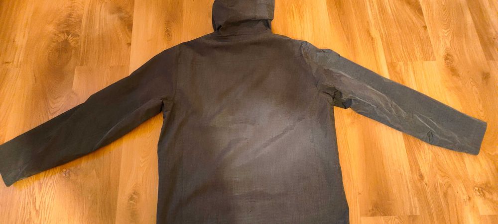 Sprzedam kurtkę wiatrówkę Diverse