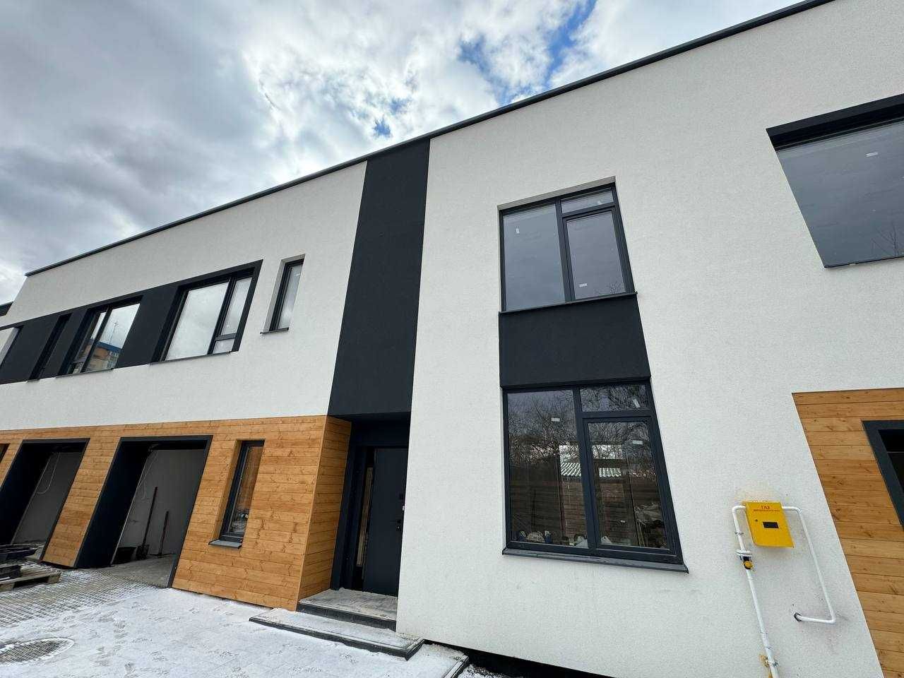 Продаж Готового Таунхауса з гаражем 130 м2 поряд з центром!!!