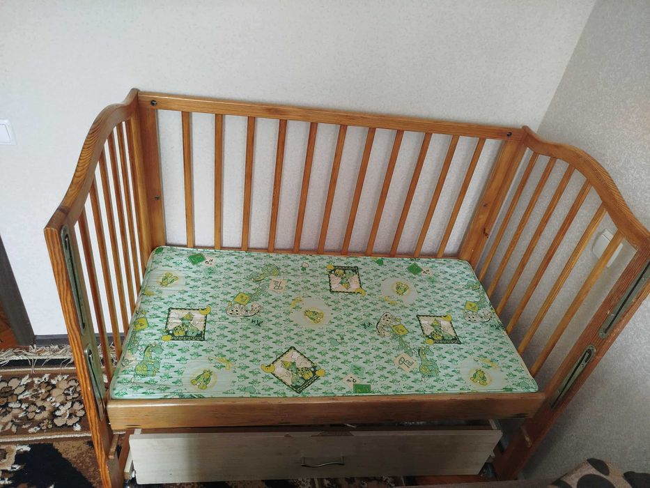 Ліжечко дитяче, натуральне дерево