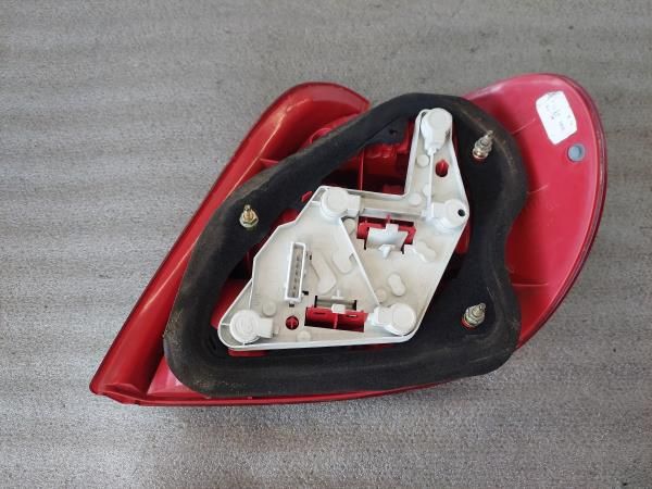 Farolim esquerdo TOYOTA Avensis Liftback (_T22_)