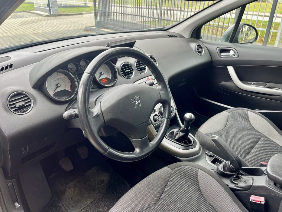 Peugeot 308 1.6 benzyna 120KM !!! 2011 rok !!! Klima !!! Navi !!!