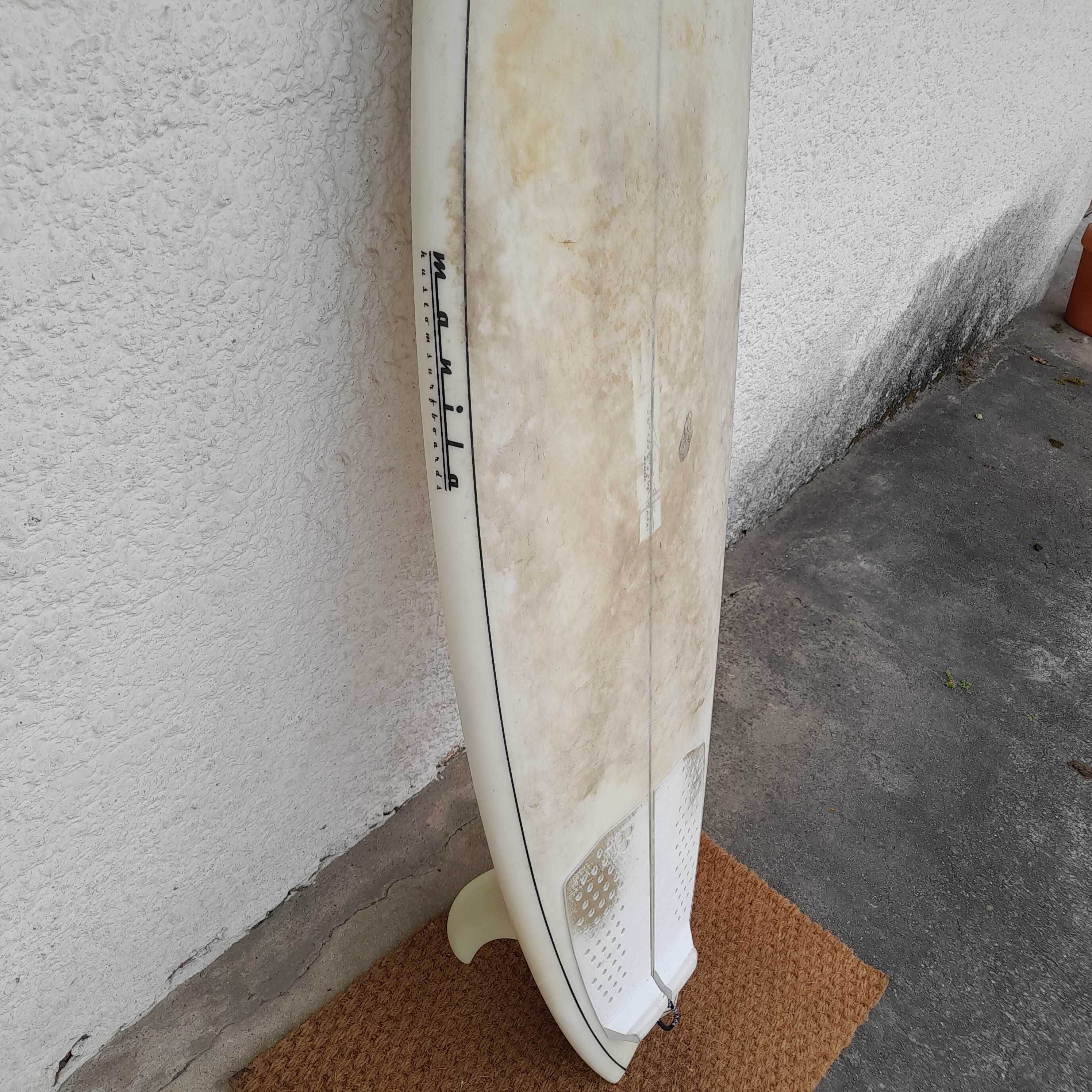 Prancha twin fin Manila surf designs 5´10´´