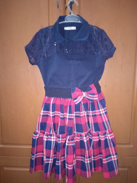 Спортивний костюм, плаття, куртки, шкільна форма