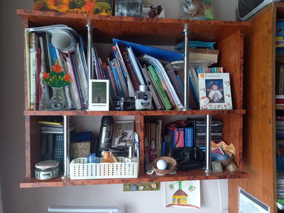 Навісна поличка ( для книжок)