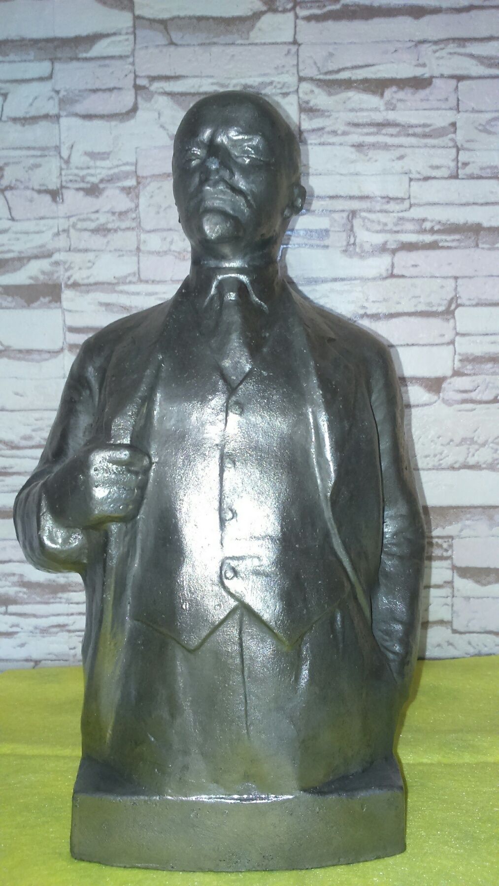 Продам бюст Ленина 1977года