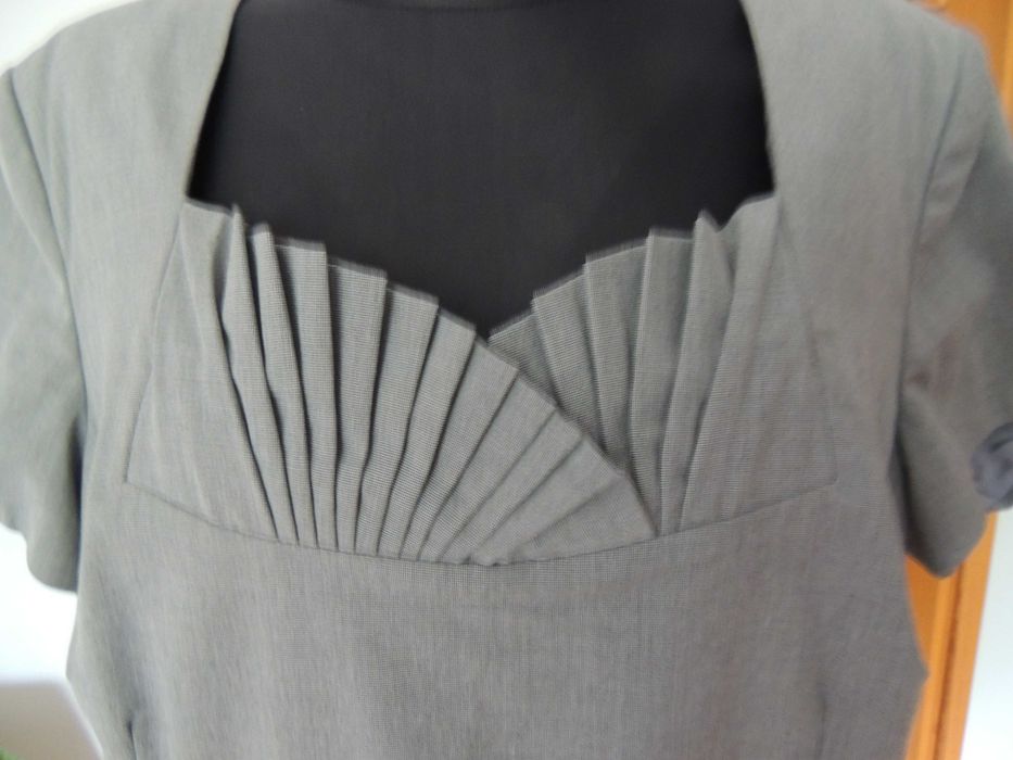 Nowa z metką elegancka  szara sukienka rozmiar 44 46 48