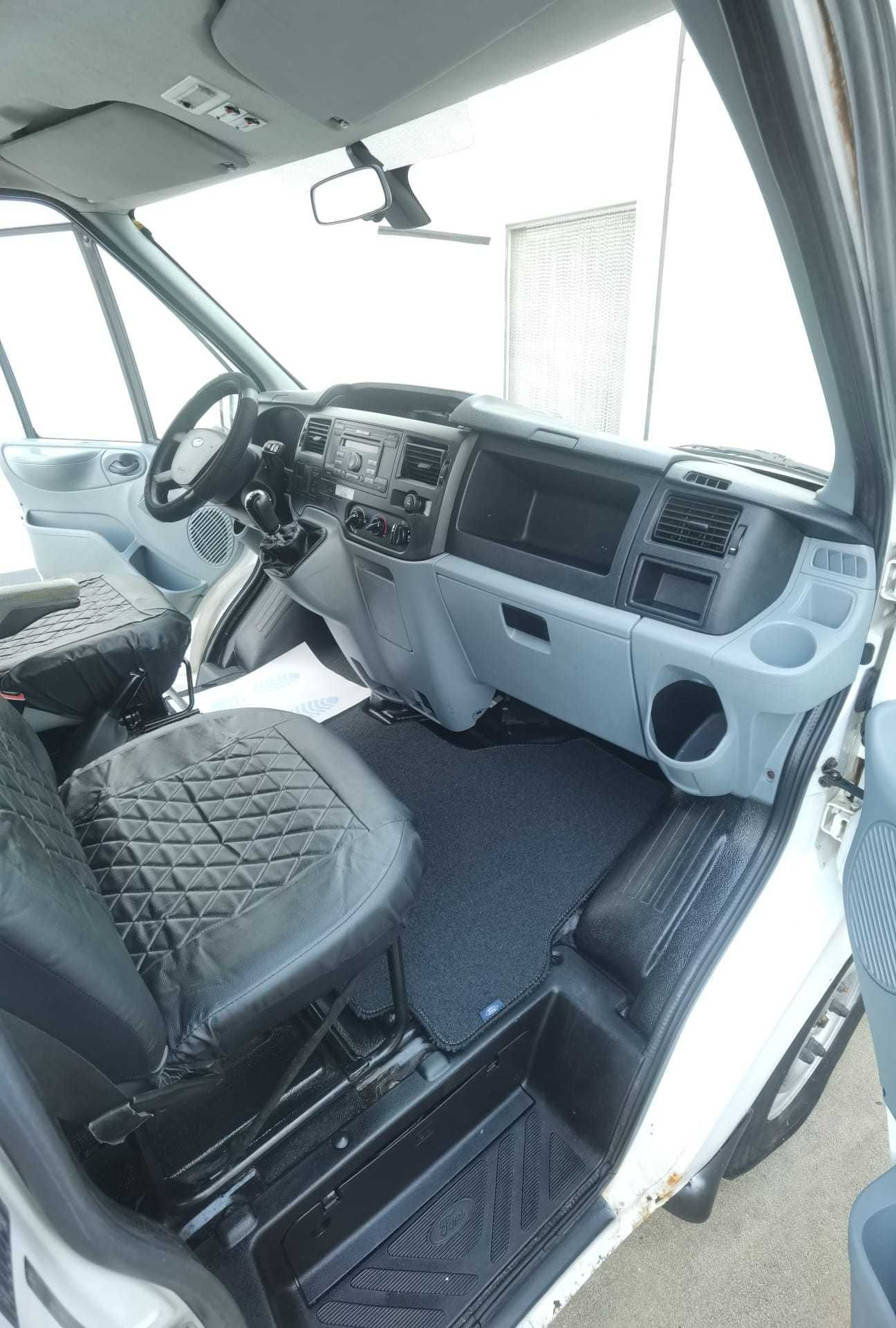 Ford Transit 9 lugares rampa deficientes