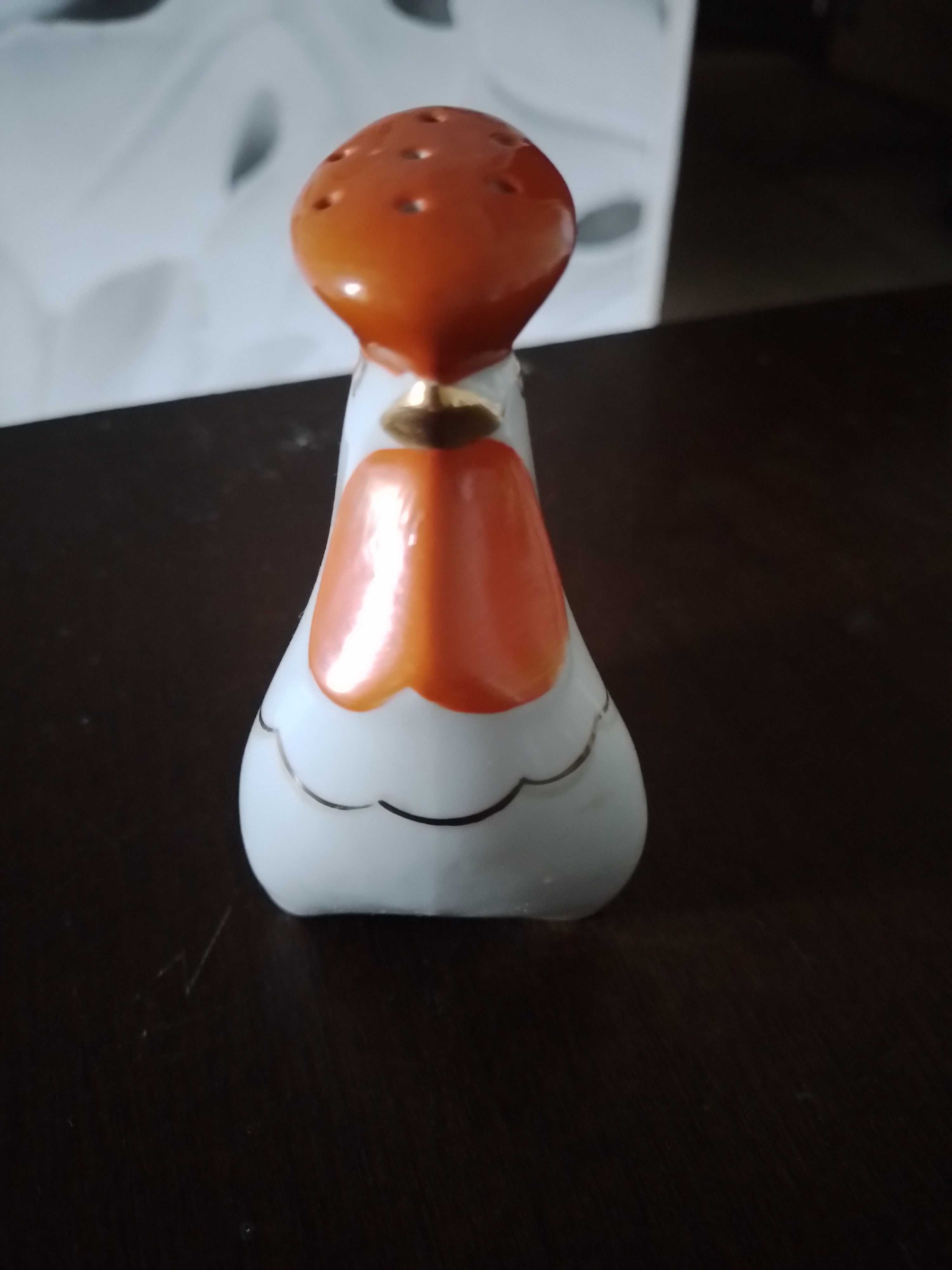 Милая совецкая фигурка.