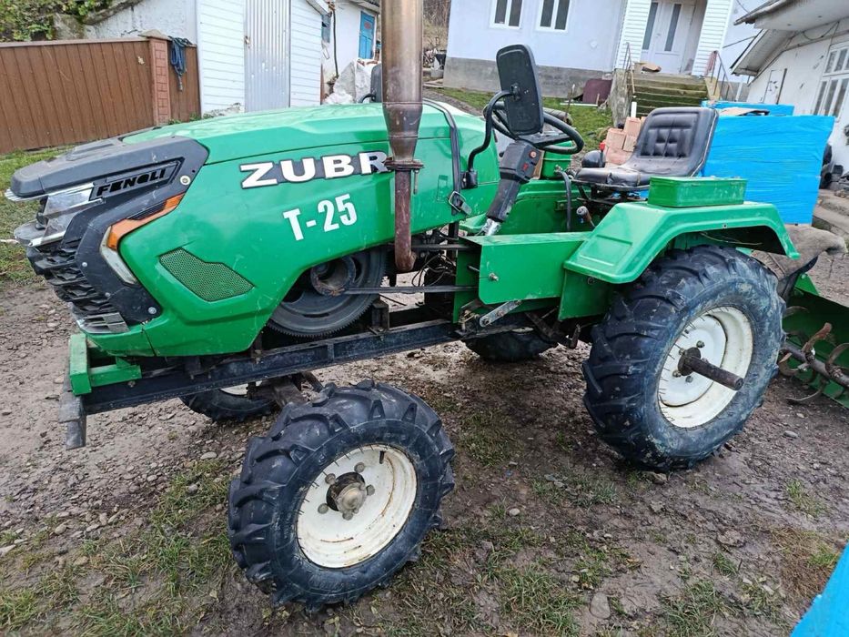 Продам трактор у хорошому стані Zubr t 25