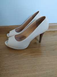 Buty rozmiar 39 w kolorze nude