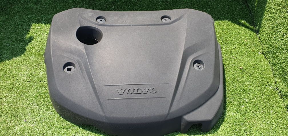 Кришка двигуна верхня VOLVO