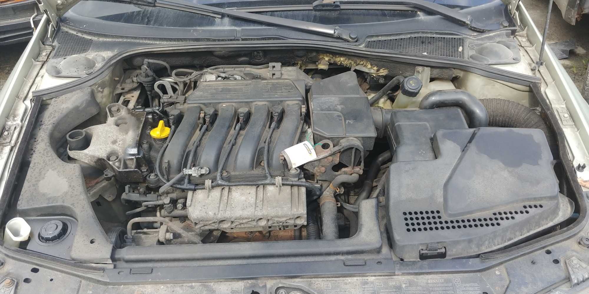 Renault Laguna II 2 Hathback 1.8 16V Maska Przód Lampy Zderzak Atrapa