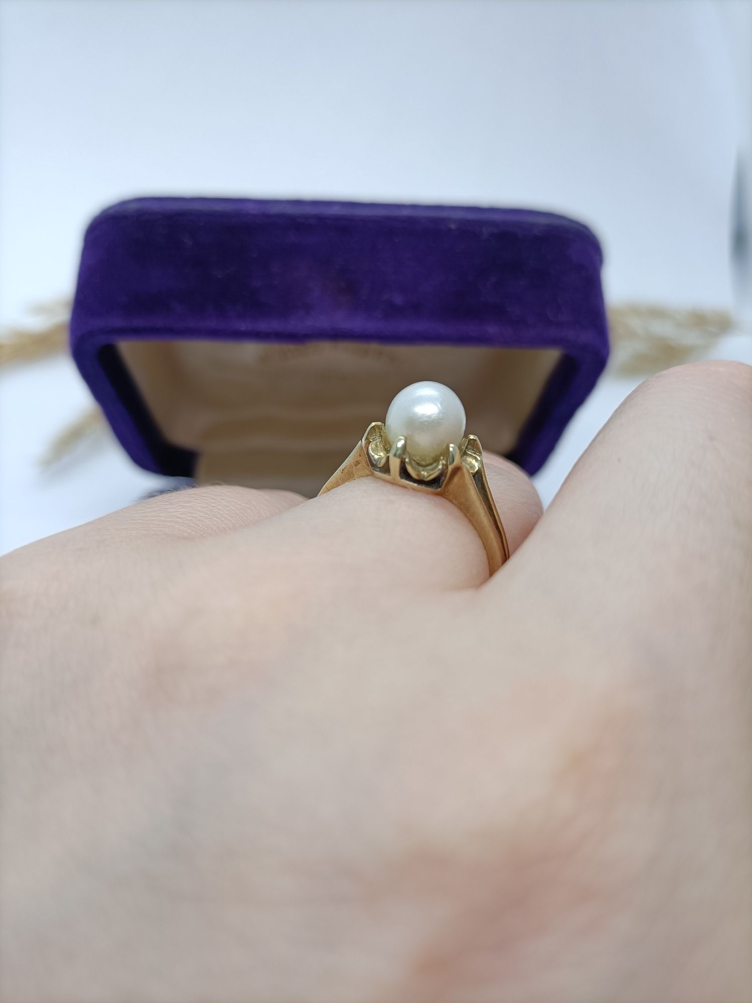Piękny pierścionek ze złota z perłą, złoto 333