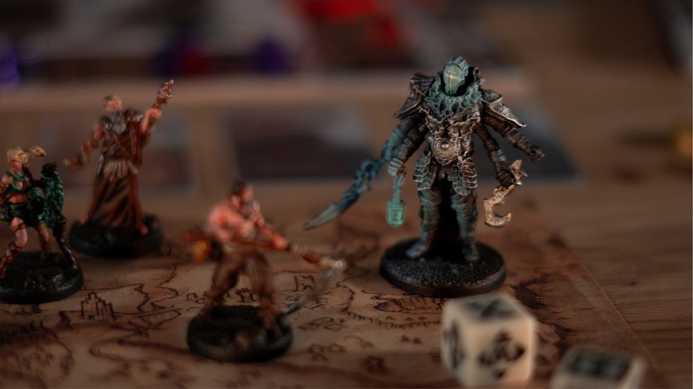 Tainted Grail com Miniaturas Pintadas e Sleeves