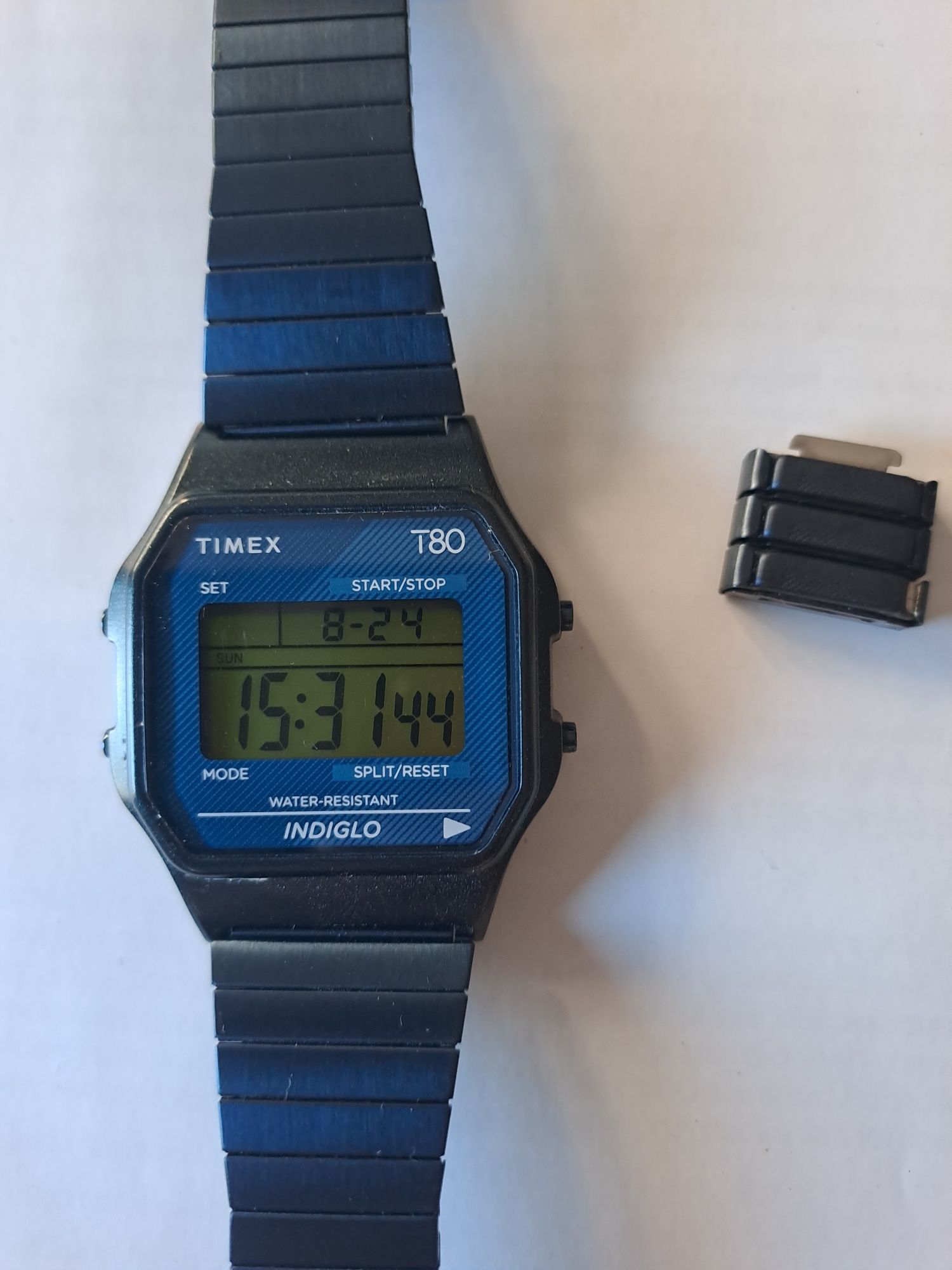 Zegarek Timex T80 TW2U93800 używany