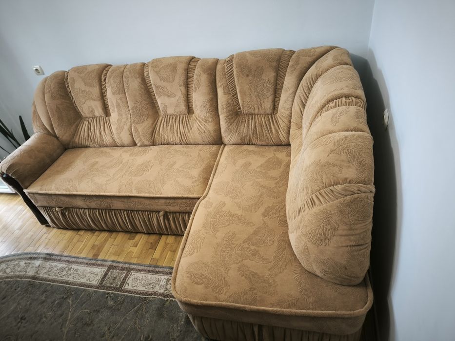 Продаю кутовий диван.