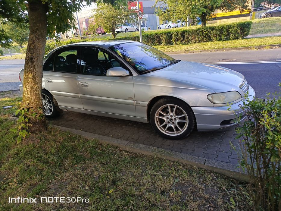 Opel omega 2001 rok , poj. 2200 cm lpg